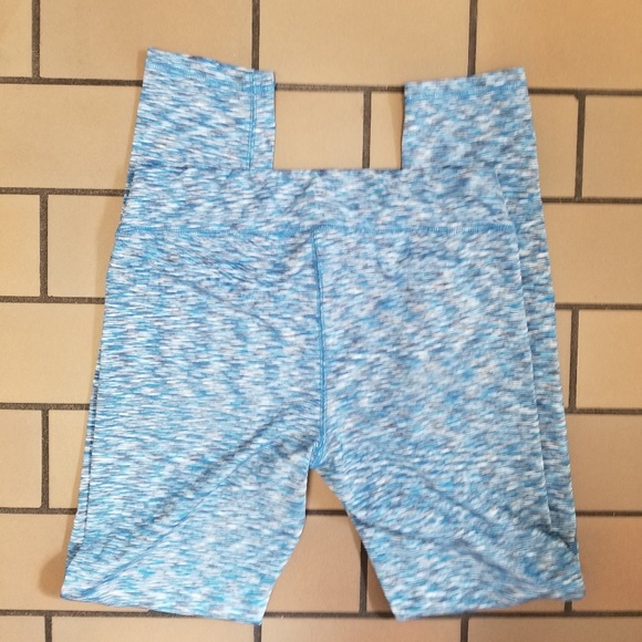 Work Out Leggings 🥳🥳 - Picture 2 of 3